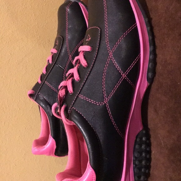 CA  Collection by Carrini Walking Shoes - Picture 3 of 5